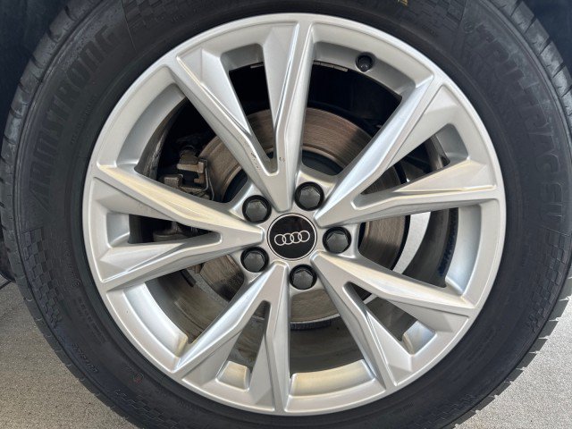 Used 2023 Audi Q3 2.0T Premium AWD/4WD image 5