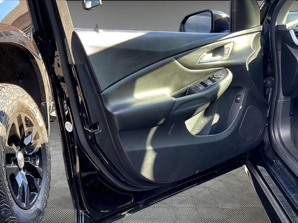 Used 2018 Chevrolet Volt LT FWD image 9