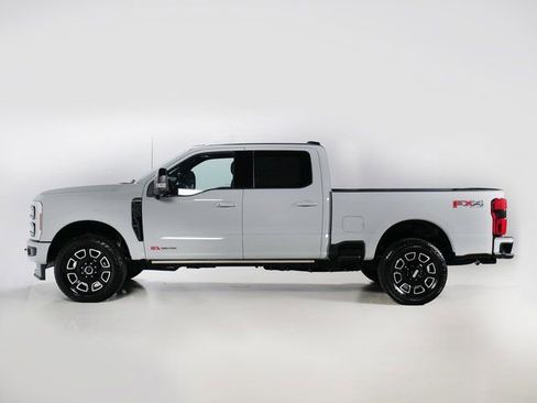 Used 2025 Ford F250 Platinum AWD/4WD image 6