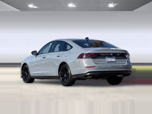 Certified 2025 Honda Accord SE image 3