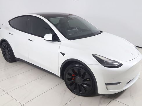 Used 2022 Tesla Model Y Performance AWD/4WD image 17