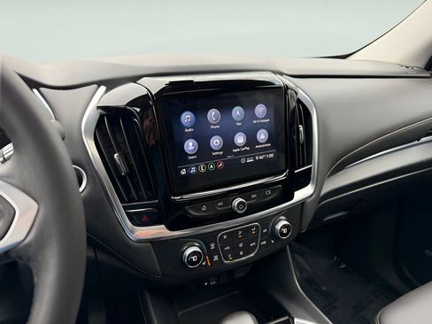 Used 2021 Chevrolet Traverse LT w/ LT Premium Package image 24