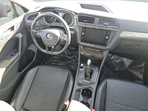 Used 2018 Volkswagen Tiguan SE image 28