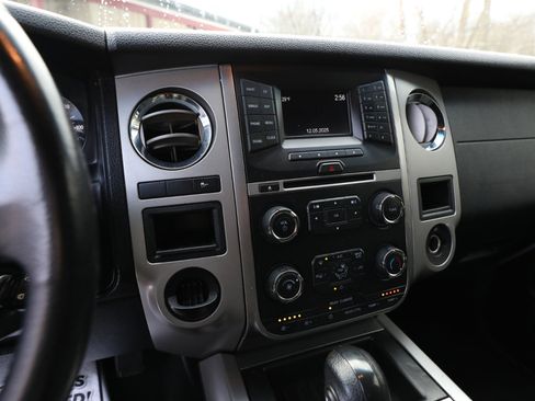 Used 2016 Ford Expedition EL XLT image 21