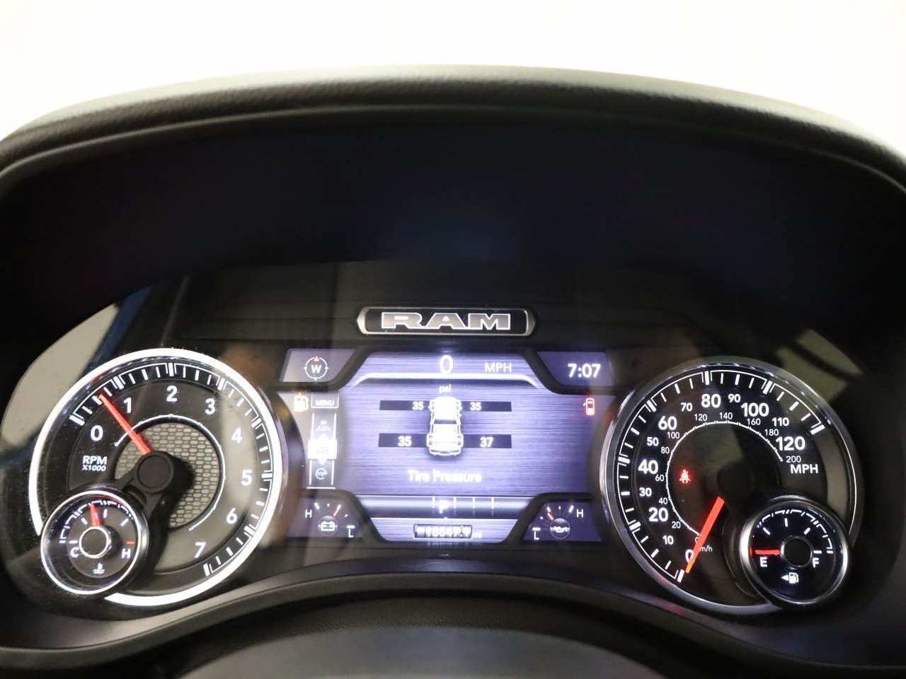 Used 2025 RAM 1500 Big Horn AWD/4WD image 7