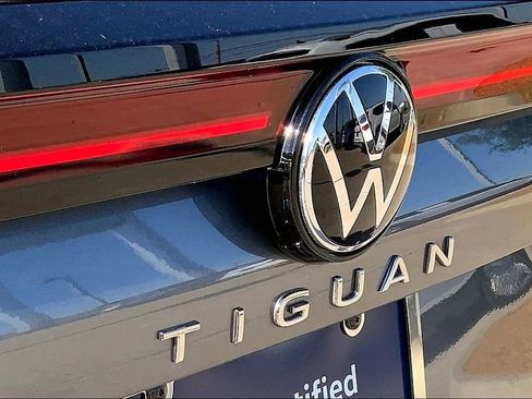 Used 2026 Volkswagen Tiguan SE AWD/4WD image 8