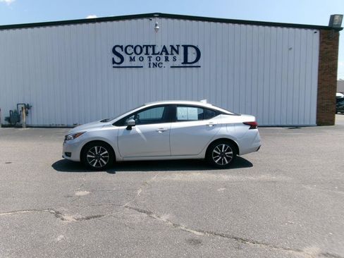 Used 2025 Nissan Versa SV FWD image 1