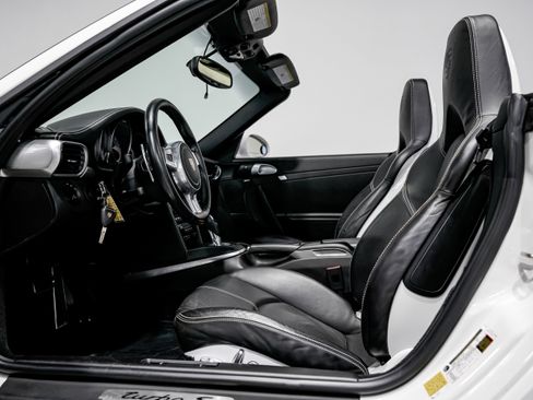 Used 2011 Porsche 911 Turbo S image 20
