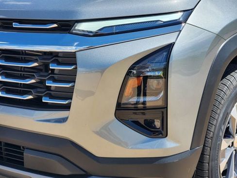 New 2026 Chevrolet Equinox LT w/ Safety and Technology Package FWD image 8