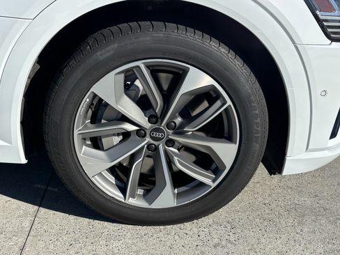 Used 2021 Audi e-tron Premium Plus image 11