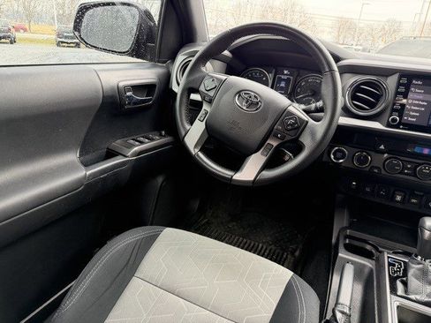 Used 2021 Toyota Tacoma TRD Off-Road w/ Technology Package image 14