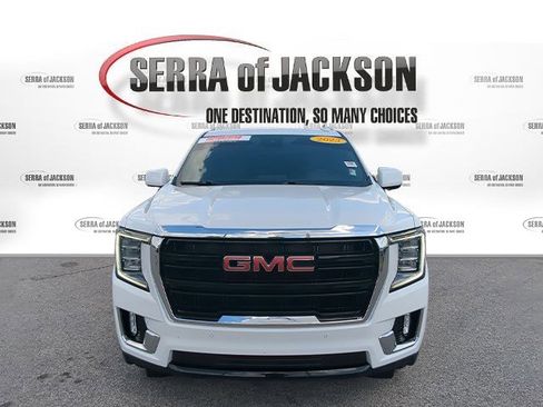 Used 2023 GMC Yukon SLE image 3