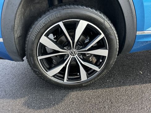 Used 2024 Volkswagen Atlas Cross Sport SEL Premium R-Line image 18