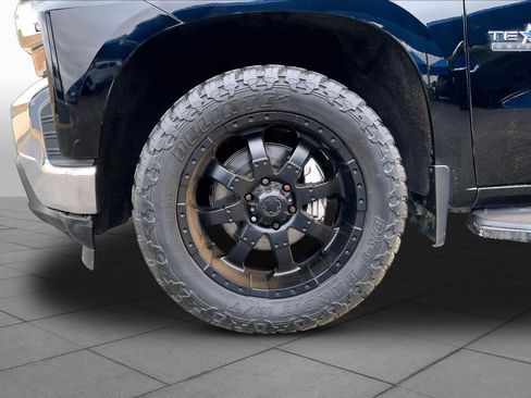 Used 2022 Chevrolet Silverado 1500 LT RWD image 11