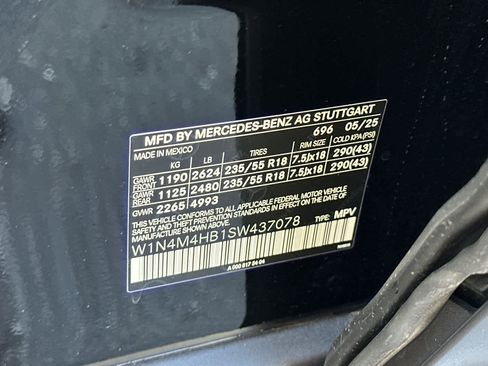 New 2025 Mercedes-Benz GLB 250 4MATIC image 26