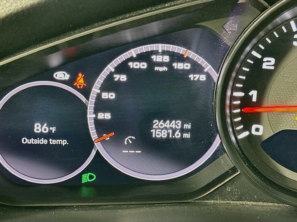 Used 2023 Porsche Cayenne AWD/4WD image 12