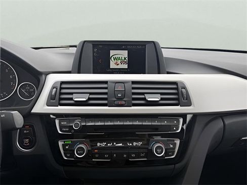 Used 2018 BMW 320i xDrive Sedan w/ Convenience Package image 16