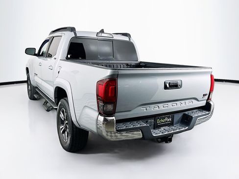 Used 2019 Toyota Tacoma SR5 image 5