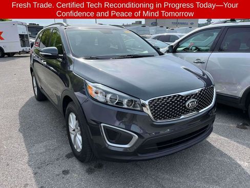 Used 2017 Kia Sorento FWD w/ LX Convenience Package image 1