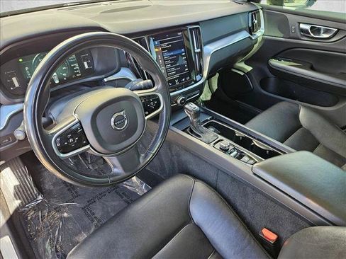 Used 2019 Volvo S60 T5 Momentum w/ Premium Package FWD image 12