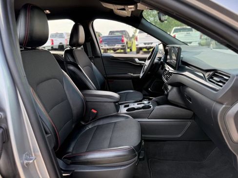 Used 2024 Ford Escape ST-Line w/ Tech Pack #1 AWD/4WD image 15