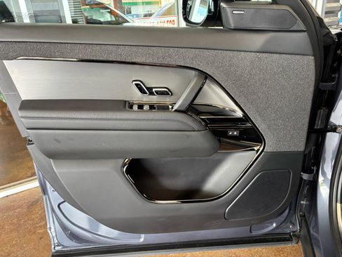 Used 2023 Land Rover Range Rover Sport SE AWD/4WD image 20