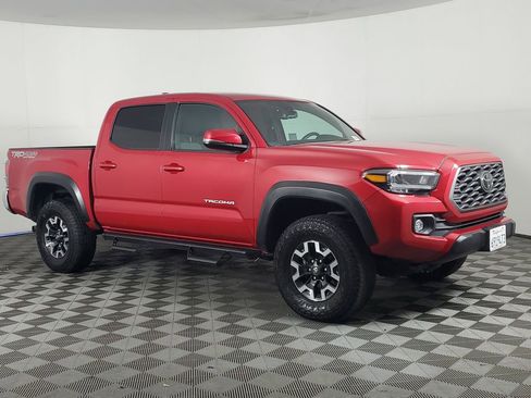 Used 2023 Toyota Tacoma TRD Off-Road image 2