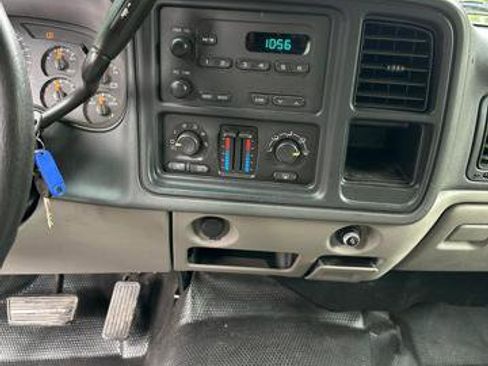 Used 2005 Chevrolet Tahoe 4WD w/ Skid Plate Package image 17