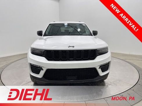 Used 2023 Jeep Grand Cherokee Limited w/ Black Appearance Package image 2