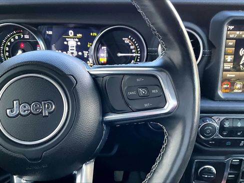 Used 2023 Jeep Wrangler Unlimited Sahara w/ Cold Weather Group AWD/4WD image 26