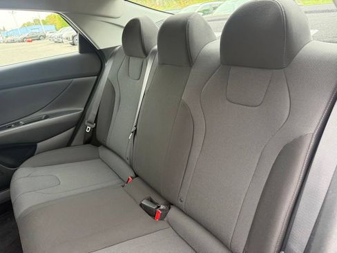 Used 2023 Hyundai Elantra SE w/ Preferred Accessory Package FWD image 26
