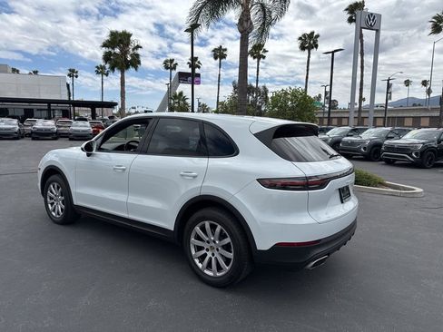 Used 2021 Porsche Cayenne image 4