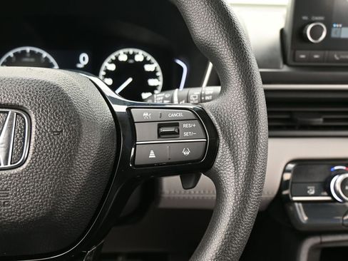 Used 2024 Honda Pilot LX image 46