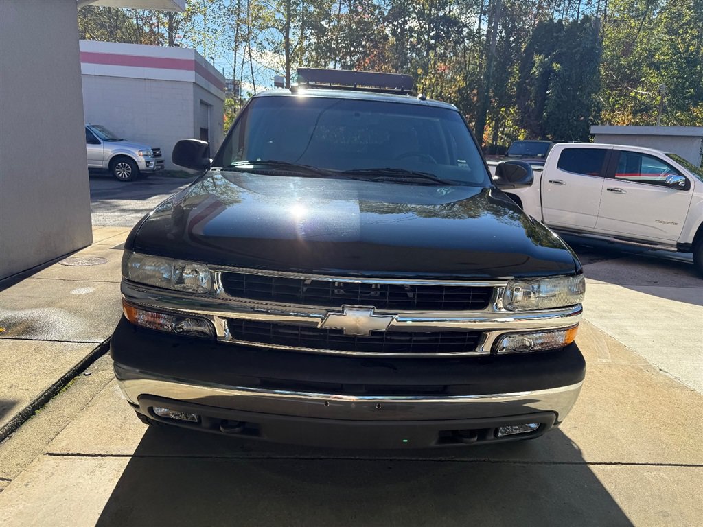 Used 2005 Chevrolet Suburban 2500 LT w/ Preferred Equipment Group AWD/4WD image 18