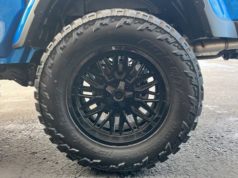 New 2025 Jeep Gladiator Sport w/ Premium Package image 22