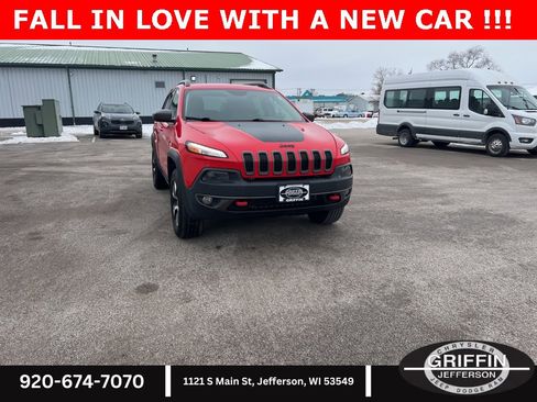 Used 2017 Jeep Cherokee Trailhawk w/ Cold Weather Group image 5