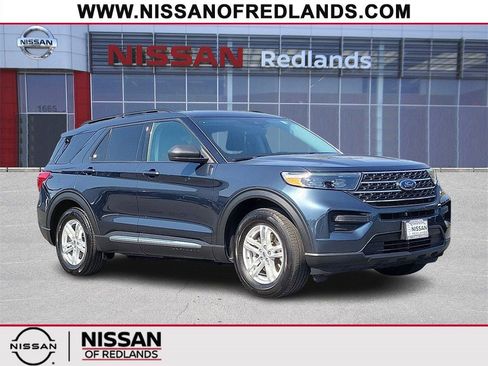 Used 2023 Ford Explorer XLT image 1