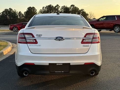 Used 2013 Ford Taurus SHO image 9