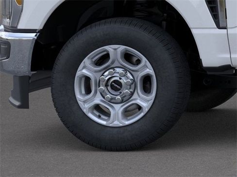 New 2026 Ford F350 XLT image 19