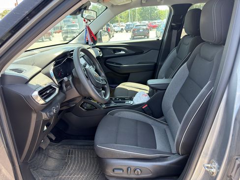 Used 2023 Chevrolet TrailBlazer LT AWD/4WD image 8