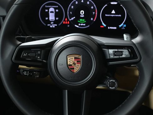 Used 2026 Porsche Cayenne E-Hybrid AWD/4WD image 18