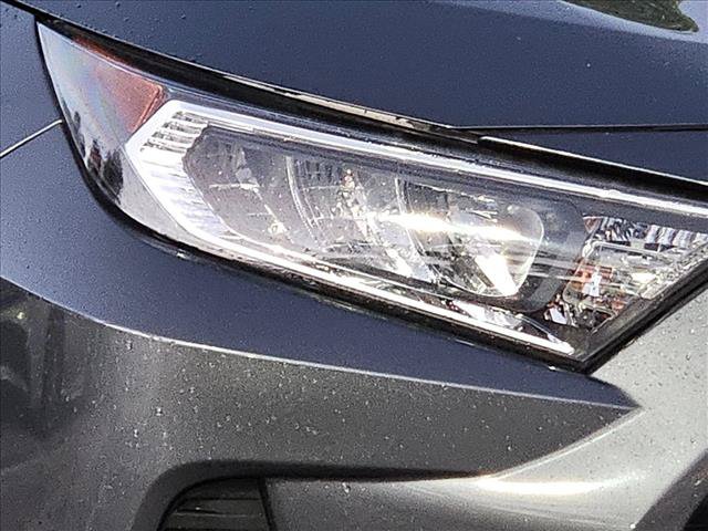 Used 2021 Toyota RAV4 XLE AWD/4WD image 4