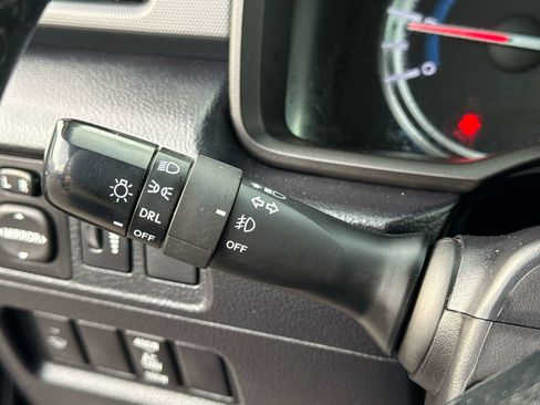Used 2018 Toyota 4Runner SR5 AWD/4WD image 27