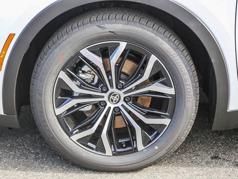 New 2026 Toyota Crown XLE image 11