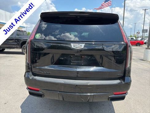 Used 2023 Cadillac Escalade ESV Sport w/ LPO, ONYX Package RWD image 4