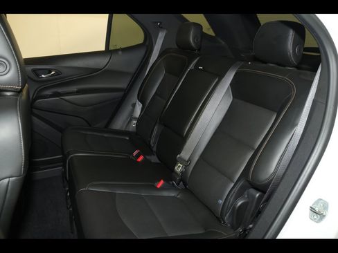 Used 2020 Chevrolet Equinox LT w/ Sport Edition image 18