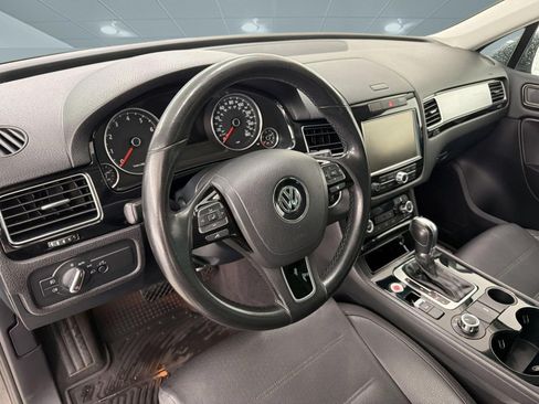 Used 2014 Volkswagen Touareg Sport AWD/4WD image 4