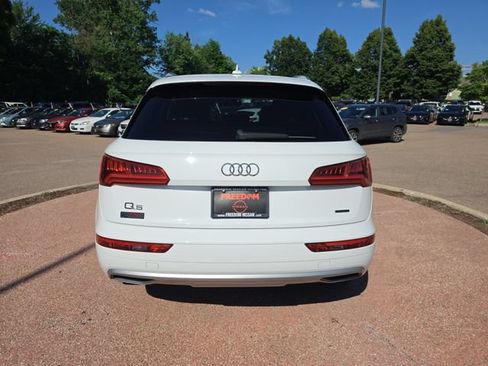 Used 2019 Audi Q5 2.0T Premium w/ Convenience Package AWD/4WD image 4
