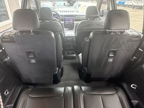Certified 2023 Jeep Grand Cherokee L Limited image 10
