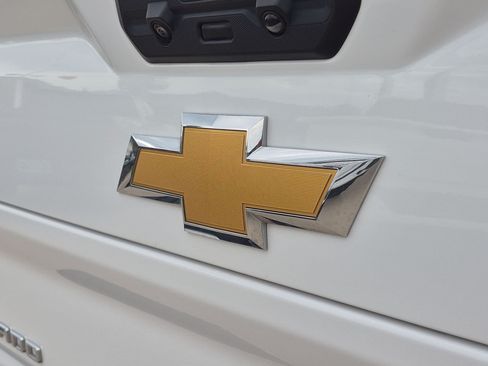 Certified 2024 Chevrolet Silverado 2500 High Country w/ High Country Premium Package AWD/4WD image 15